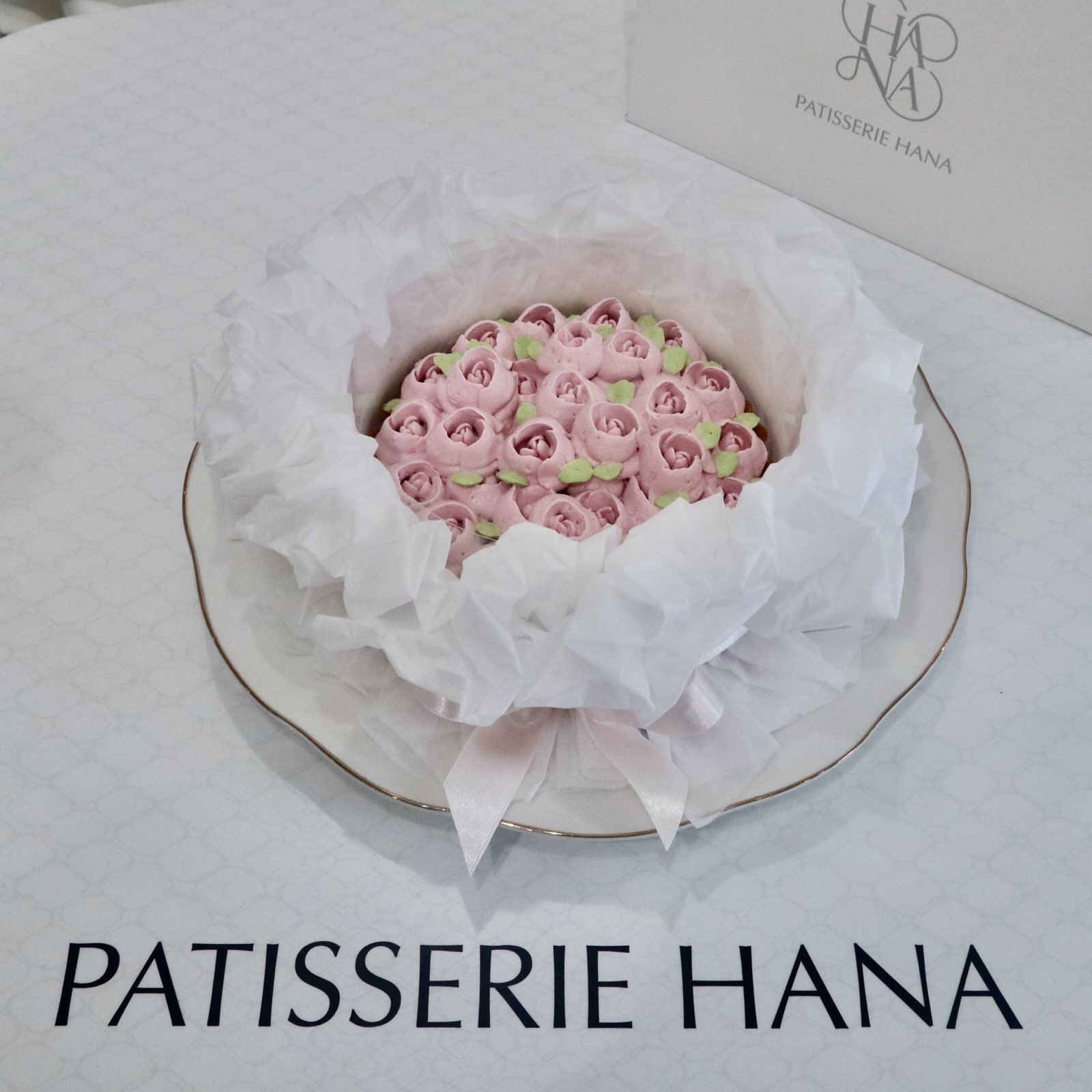 銀座にNew open！花をモチーフにした「PATISSERIE HANA」｜リアルプレス
