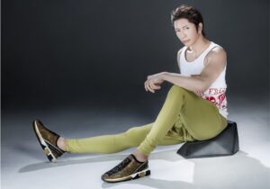 身体が硬い人でもストレッチしやすい？ GACKT監修「エクストラクッション」で美姿勢ケアを体験