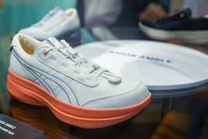 アシックスが届ける「もっと歩きたくなる体験」　ASICS Walkingの新フラッグモデル『MOON AMBLE』がデビュー